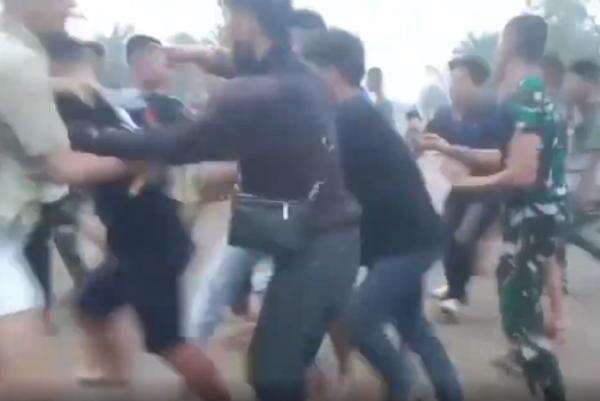 Duduk Perkara Anggota TNI Bentrok dengan Warga di Lampung Utara Duduk Perkara Anggota TNI Bentrok dengan Warga di Lampung Utara