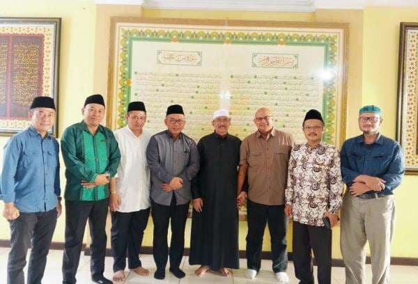 Jelang Muktamar ke-35, Eks Ketum PMII Gus Hery Sowan ke Sahabat Gus Dur Kiai Manarul Jelang Muktamar ke-35, Eks Ketum PMII Gus Hery Sowan ke Sahabat Gus Dur Kiai Manarul