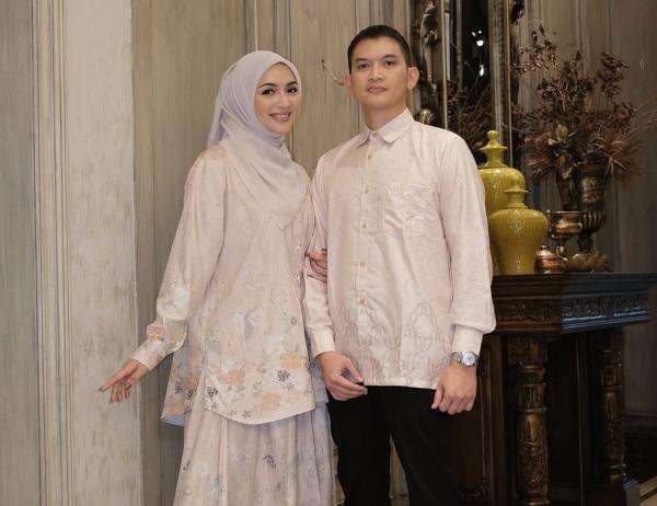 5 Inspirasi Outfit Elegan ala Citra Kirana dan Keluarga untuk Silaturahmi 5 Inspirasi Outfit Elegan ala Citra Kirana dan Keluarga untuk Silaturahmi