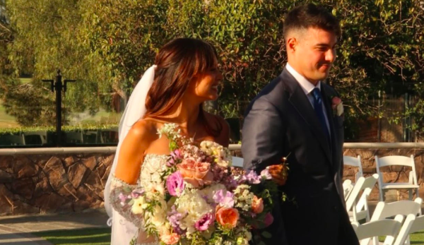 5 Potret Resepsi Pernikahan Aurelie Moeremans di Amerika Serikat, Saling Tatap Penuh Cinta 5 Potret Resepsi Pernikahan Aurelie Moeremans di Amerika Serikat, Saling Tatap Penuh Cinta