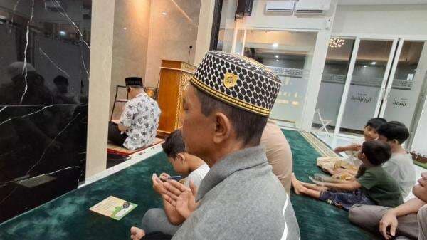 Pesona Arsitektur dan Kekhidmatan Tarawih Malam ke-10 Ramadan di Masjid Renjana Pesona Arsitektur dan Kekhidmatan Tarawih Malam ke-10 Ramadan di Masjid Renjana