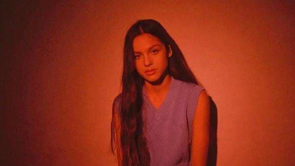 Heboh! Olivia Rodrigo dan Louis Partridge Putus usai 2 Tahun Pacaran Heboh! Olivia Rodrigo dan Louis Partridge Putus usai 2 Tahun Pacaran