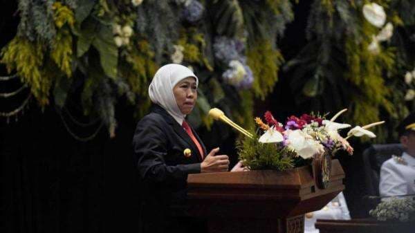 Khofifah Sentil Kemiskinan Bojonegoro Tinggi dan Pertumbuhan Ekonomi Terendah di Jatim Khofifah Sentil Kemiskinan Bojonegoro Tinggi dan Pertumbuhan Ekonomi Terendah di Jatim