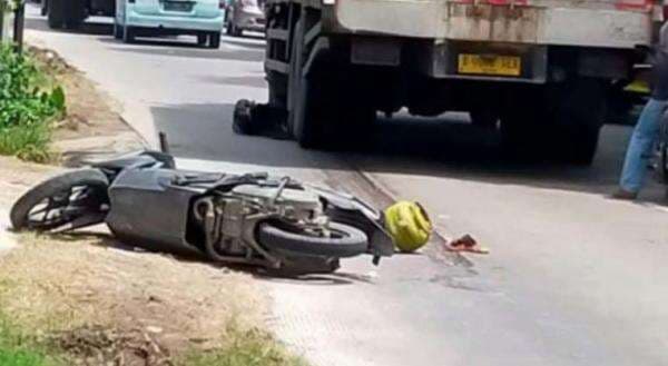 3 Fakta Emak-Emak di Demak Tewas Tertabrak Truk, Cari LPG 3 Kg hingga Grobogan 3 Fakta Emak-Emak di Demak Tewas Tertabrak Truk, Cari LPG 3 Kg hingga Grobogan