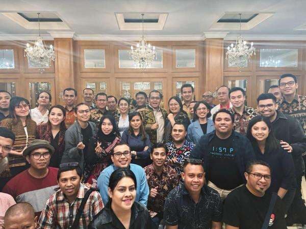 Gubernur dan Kepala Daerah Se-NTT Gelar Forum Diskusi dengan Wartawan NTT di Jakarta Gubernur dan Kepala Daerah Se-NTT Gelar Forum Diskusi dengan Wartawan NTT di Jakarta