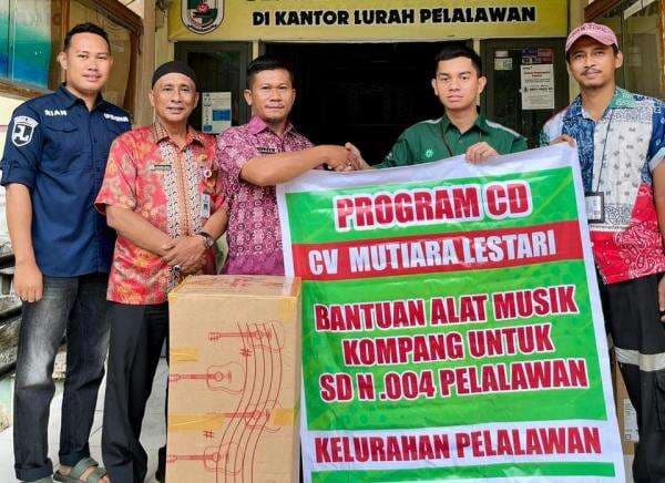 Lestarikan Budaya Melayu, CV Mutiara Lestari Salurkan Bantuan Alat Musik Kompang Lestarikan Budaya Melayu, CV Mutiara Lestari Salurkan Bantuan Alat Musik Kompang