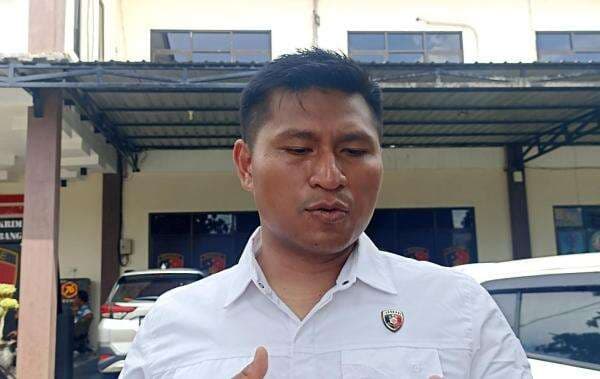 Kebiadaban Tiga Pria Pemerkosa Gadis Penjaga Angkringan Jombang, Kaki Dipegangi Lalu Digilir Kebiadaban Tiga Pria Pemerkosa Gadis Penjaga Angkringan Jombang, Kaki Dipegangi Lalu Digilir