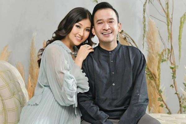 5 Artis Indonesia yang Bermasalah Soal Hak Asuh Anak usai Bercerai 5 Artis Indonesia yang Bermasalah Soal Hak Asuh Anak usai Bercerai