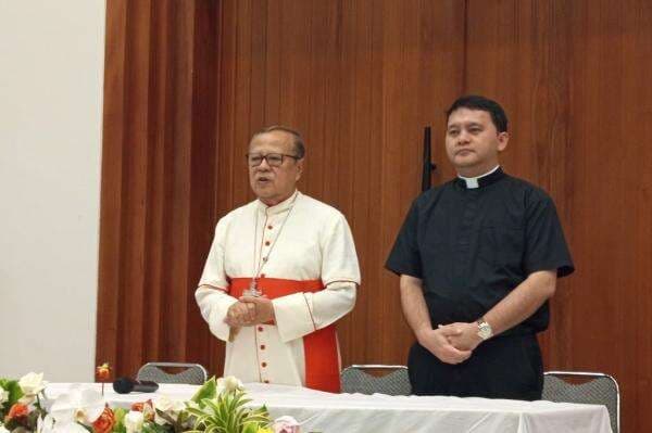 Kedubes Vatikan Dibuka untuk Masyarakat Doakan Paus Fransiskus Kedubes Vatikan Dibuka untuk Masyarakat Doakan Paus Fransiskus