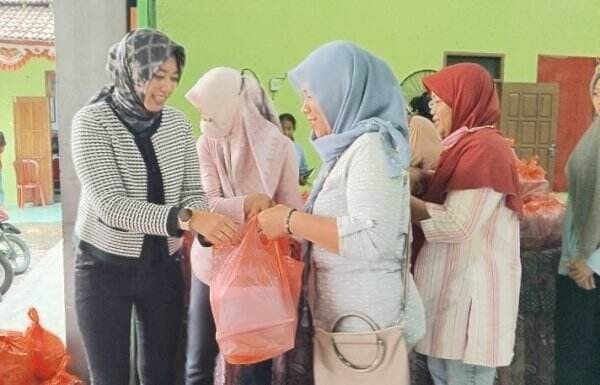 Uniknya Aspirasi Warga Mulai Perbaikan Jalan Hingga Frozen Food di Reses Legislator Ngawi Satu Ini Uniknya Aspirasi Warga Mulai Perbaikan Jalan Hingga Frozen Food di Reses Legislator Ngawi Satu Ini