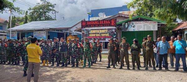Perumda Pasar Kota Kupang, Gandeng TNI dan Menwa Bersihkan Sampah di Pasar Oebobo. Perumda Pasar Kota Kupang, Gandeng TNI dan Menwa Bersihkan Sampah di Pasar Oebobo.