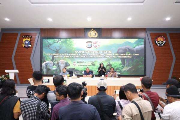 Kembangkan Kasus Gading Gajah, Polda Riau Telusuri Aliran Dana Rp1,8 Miliar Kembangkan Kasus Gading Gajah, Polda Riau Telusuri Aliran Dana Rp1,8 Miliar