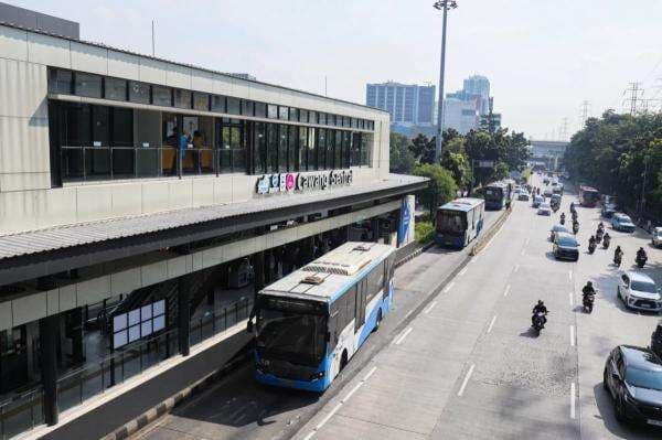 Tarif Sejumlah Rute Transjabodetabek Bakal Dinaikkan, Termasuk Blok M-Bandara Soetta Tarif Sejumlah Rute Transjabodetabek Bakal Dinaikkan, Termasuk Blok M-Bandara Soetta