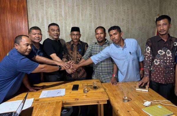 Dimediasi Haji Uma, PT Satya Agung dan Warga Batee VIII Simpang Keuramat Capai Kesepakatan Dimediasi Haji Uma, PT Satya Agung dan Warga Batee VIII Simpang Keuramat Capai Kesepakatan