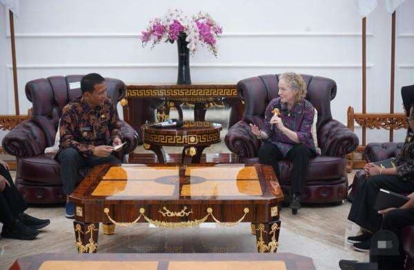 Bupati Bojonegoro Setyo Wahono, Terima Kunjungan Presdir ExxonMobil Cepu Limited di Gedung Putih Bupati Bojonegoro Setyo Wahono, Terima Kunjungan Presdir ExxonMobil Cepu Limited di Gedung Putih