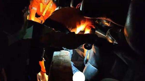 Evakuasi Bus Kecelakaan Maut di Tol Semarang Berlangsung 3 Jam, Banyak Korban Terjepit Evakuasi Bus Kecelakaan Maut di Tol Semarang Berlangsung 3 Jam, Banyak Korban Terjepit