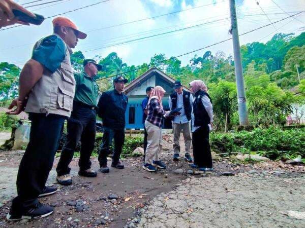 Jalan Rusak yang Menjadi Jalur Evakuasi Erupsi Gunung Semeru di Sumberwuluh Segera Diperbaiki Jalan Rusak yang Menjadi Jalur Evakuasi Erupsi Gunung Semeru di Sumberwuluh Segera Diperbaiki