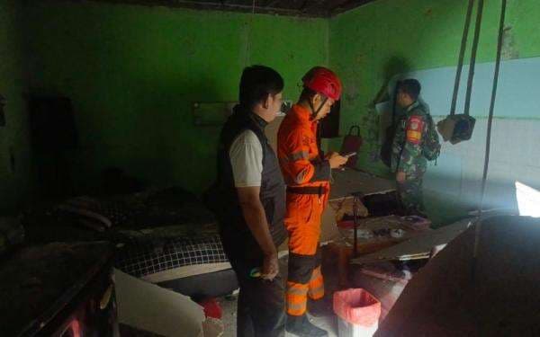 Selain Rumah Warga, Gempa Magnitudo 4,1 di Bogor juga Rusak Kantor Dinas Selain Rumah Warga, Gempa Magnitudo 4,1 di Bogor juga Rusak Kantor Dinas