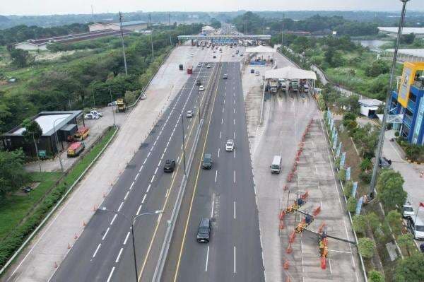 592.935 Kendaraan dari Trans Jawa Melintas di GT Cikampek Utama Selama Arus Balik Lebaran 592.935 Kendaraan dari Trans Jawa Melintas di GT Cikampek Utama Selama Arus Balik Lebaran
