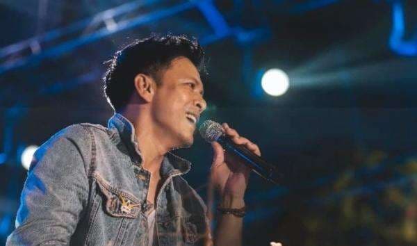 Disangka Gratis, Ariel Noah Sebut Penyanyi Kafe Harus Bayar bila Bawakan Lagu Ciptaannya Disangka Gratis, Ariel Noah Sebut Penyanyi Kafe Harus Bayar bila Bawakan Lagu Ciptaannya