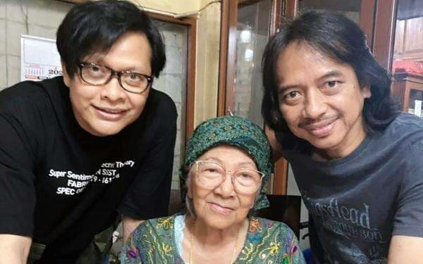 Kenang Sosok Bunda Iffet, Armand Maulana: Sudah seperti Ibu Saya Kenang Sosok Bunda Iffet, Armand Maulana: Sudah seperti Ibu Saya