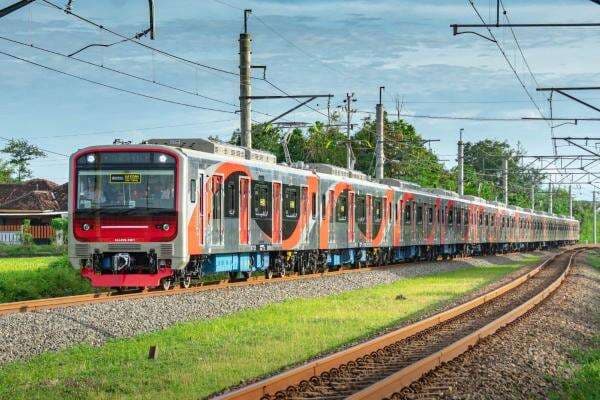 KRL Produksi INKA Tiba di Jakarta, KAI Siapkan Uji Dinamis Sebelum Dioperasikan KRL Produksi INKA Tiba di Jakarta, KAI Siapkan Uji Dinamis Sebelum Dioperasikan