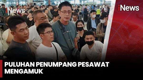 Penumpang di Bandara Soekarno-Hatta Mengamuk akibat Penerbangan Tertunda Berjam-jam Penumpang di Bandara Soekarno-Hatta Mengamuk akibat Penerbangan Tertunda Berjam-jam