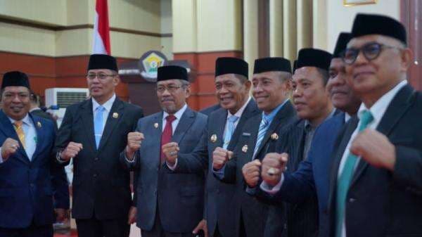 Bupati Buton Utara Afirudin Mathara Hadiri Sidang Paripurna HUT ke-61 Provinsi Sulawesi Tenggara Bupati Buton Utara Afirudin Mathara Hadiri Sidang Paripurna HUT ke-61 Provinsi Sulawesi Tenggara
