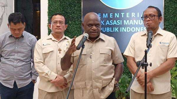 Beri Usulan Revisi UU Polri, Menteri HAM Pigai: Beberapa Jabatan Bisa Diisi Sipil Beri Usulan Revisi UU Polri, Menteri HAM Pigai: Beberapa Jabatan Bisa Diisi Sipil