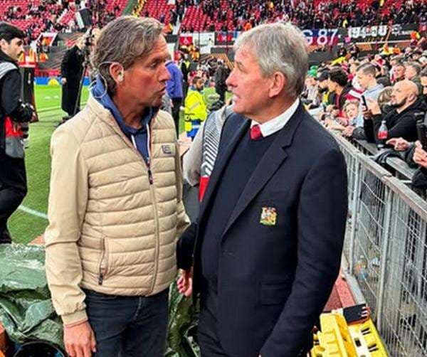 Alex Pastoor Lempar Kritikan Tajam ke Bruno Fernandes Usai Tonton Manchester United di Old Trafford: Terlalu Banyak Guling-Guling! Alex Pastoor Lempar Kritikan Tajam ke Bruno Fernandes Usai Tonton Manchester United di Old Trafford: Terlalu Banyak Guling-Guling!