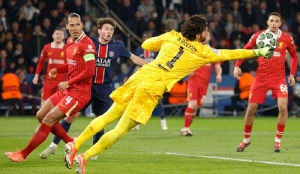 Alisson Becker dan Wojciech Szczesny, 2 Tembok Kokoh Liga Champions Dini Hari Tadi Alisson Becker dan Wojciech Szczesny, 2 Tembok Kokoh Liga Champions Dini Hari Tadi