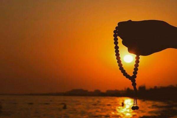 Amalan Zikir Nabi Yunus, Keutamaan dan Tata Caranya Amalan Zikir Nabi Yunus, Keutamaan dan Tata Caranya