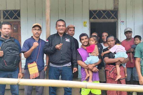 Empati dan Peduli, Anggota DPRD Partai Perindo Petrus Elmiance Turun Tangan Bantu 2 Balita Terlantar di Manggarai Timur Empati dan Peduli, Anggota DPRD Partai Perindo Petrus Elmiance Turun Tangan Bantu 2 Balita Terlantar di Manggarai Timur