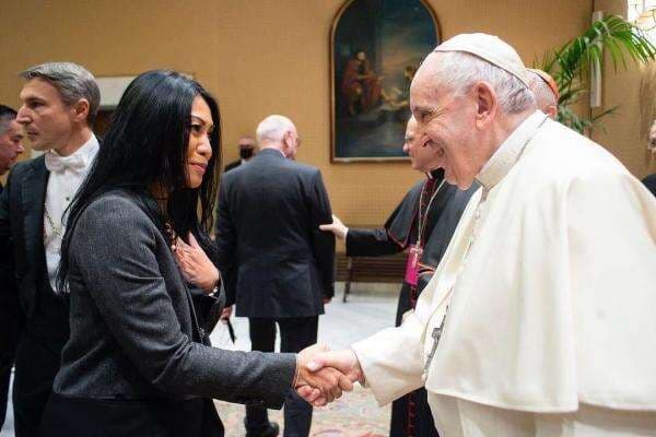 Anggun C Sasmi Kenang Sosok Paus Fransiskus: Penyeru Perdamaian Dunia Anggun C Sasmi Kenang Sosok Paus Fransiskus: Penyeru Perdamaian Dunia