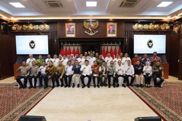 Gelar Apel Kesiapsiagaan Penanganan Karhutla 2025, Menko Polkam: Tekan Angka Kebakaran Gelar Apel Kesiapsiagaan Penanganan Karhutla 2025, Menko Polkam: Tekan Angka Kebakaran