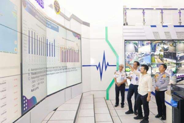 Arus Mudik Lebaran 2025: Lalu Lintas Kendaraan di Jatim Turun 14,74 Persen Arus Mudik Lebaran 2025: Lalu Lintas Kendaraan di Jatim Turun 14,74 Persen