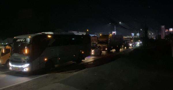 Jelang Hari Terakhir Cuti Lebaran, Pantura Cirebon Masih Saja Macet Jelang Hari Terakhir Cuti Lebaran, Pantura Cirebon Masih Saja Macet