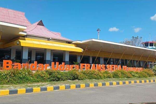 Bandara di Maumere Ditutup Sementara Imbas Erupsi Dahsyat Gunung Lewotobi Laki-Laki Bandara di Maumere Ditutup Sementara Imbas Erupsi Dahsyat Gunung Lewotobi Laki-Laki