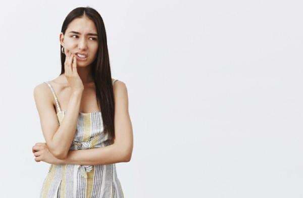 Bahaya Menguap dan Tertawa Terlalu Lebar, Bisa Picu Dislokasi Rahang Bahaya Menguap dan Tertawa Terlalu Lebar, Bisa Picu Dislokasi Rahang