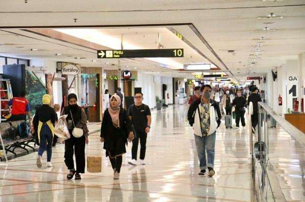 Jangan Asal Jepret! Simak Aturan Ambil Foto dan Video di Bandara Jangan Asal Jepret! Simak Aturan Ambil Foto dan Video di Bandara