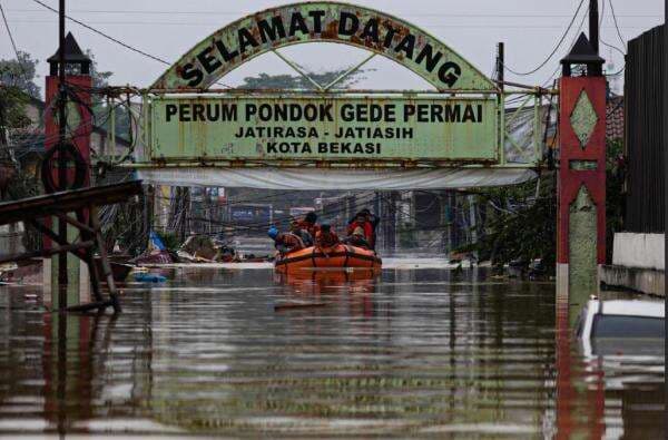 Solusi Jangka Panjang Melalui Tata Ruang dan Kesadaran Masyarakat Atasi Banjir Bekasi Solusi Jangka Panjang Melalui Tata Ruang dan Kesadaran Masyarakat Atasi Banjir Bekasi