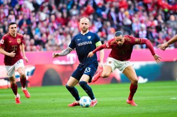 3 Klub Raksasa Bundesliga 2024-2025 Kompak Kalah di Kandang Sendiri Semalam, Bayern Munich Paling Malu! 3 Klub Raksasa Bundesliga 2024-2025 Kompak Kalah di Kandang Sendiri Semalam, Bayern Munich Paling Malu!