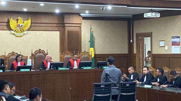 Breaking News! Eks Wamenaker Noel Divonis 4,5 Tahun Penjara Breaking News! Eks Wamenaker Noel Divonis 4,5 Tahun Penjara