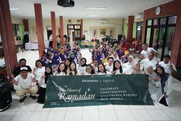 Berbagi Kebahagiaan di Bulan Ramadan, Kitchenette Kunjungi Panti Tresna Werdha Budi Mulia 3 Berbagi Kebahagiaan di Bulan Ramadan, Kitchenette Kunjungi Panti Tresna Werdha Budi Mulia 3