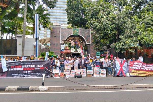 Beri Efek Jera, Hakim Penerima Suap Rp60 Miliar Harus Dihukum Maksimal Beri Efek Jera, Hakim Penerima Suap Rp60 Miliar Harus Dihukum Maksimal