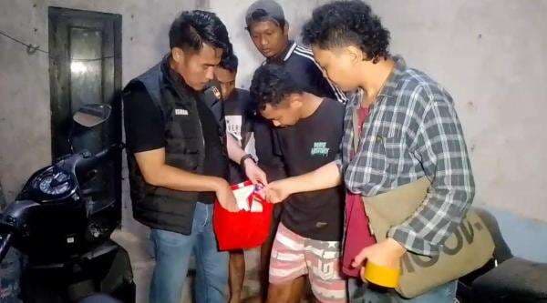 Curi Motor Buat Beli Narkoba dan Main Judi Online, Dua Pemuda di Parungpanjang Bogor Dibekuk Polisi Curi Motor Buat Beli Narkoba dan Main Judi Online, Dua Pemuda di Parungpanjang Bogor Dibekuk Polisi