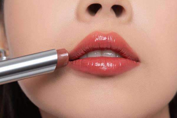 Bibir Pecah-Pecah saat Puasa? Simak Tips Ini! Bibir Pecah-Pecah saat Puasa? Simak Tips Ini!