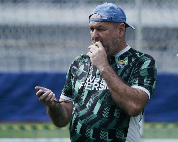 Persib Bandung Diunggulkan dalam Perebutan Gelar Liga 1 2024-2025, Bojan Hodak Bilang Begini Persib Bandung Diunggulkan dalam Perebutan Gelar Liga 1 2024-2025, Bojan Hodak Bilang Begini