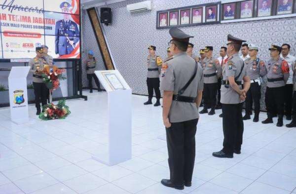 Mutasi di Tubuh Polres Bojonegoro, Kapolsek dan Kasubbagdalops Berganti Mutasi di Tubuh Polres Bojonegoro, Kapolsek dan Kasubbagdalops Berganti