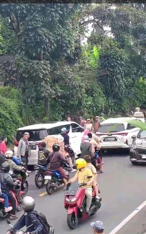Viral! Video Patwal BM Kawal Mobil Mewah Tabrak Pesepeda Motor, Ini Klarifikasi Polres Bogor Viral! Video Patwal BM Kawal Mobil Mewah Tabrak Pesepeda Motor, Ini Klarifikasi Polres Bogor